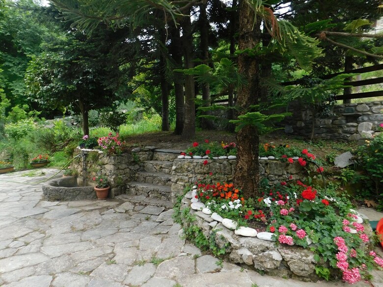 Hotel To Kalivi