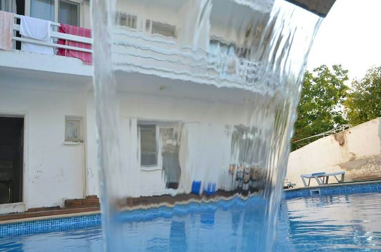 Eker Bermuda Hotel
