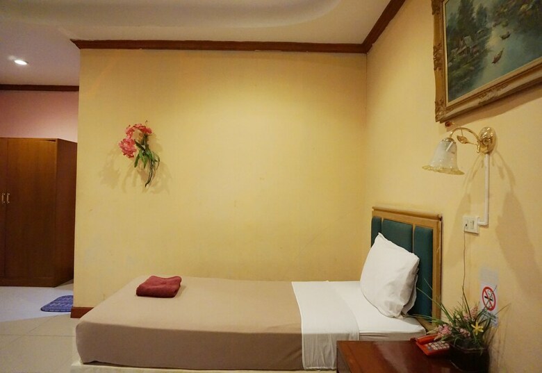 Hotel Max One House