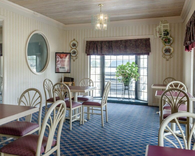 Hotel Econo Lodge Inn & Suites
