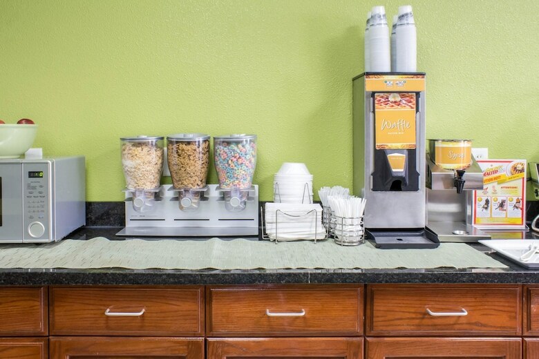 Hotel Quality Inn & Suites