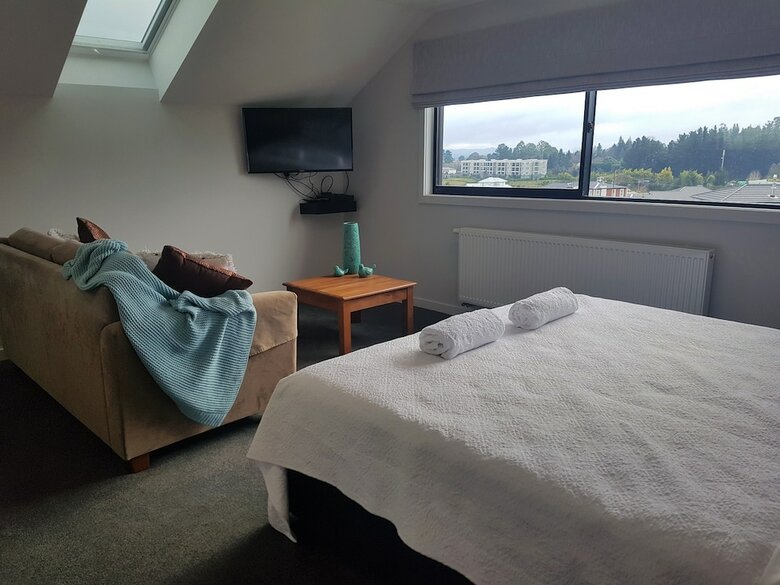 Hotel A Lofty Place
