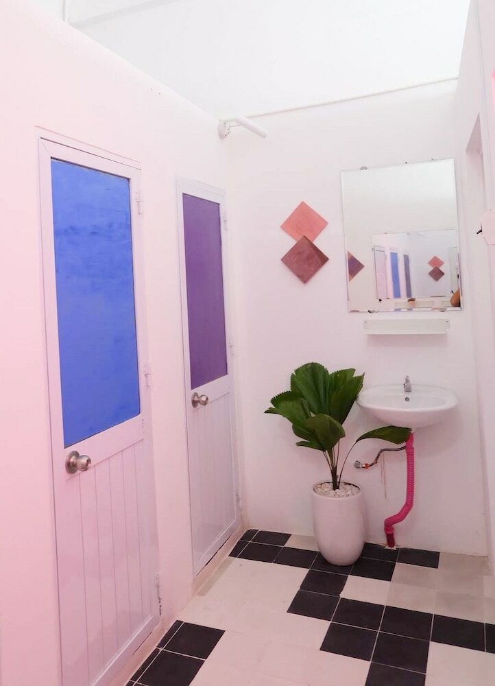 Hostal Colorful Hue Hostel - Adults Only