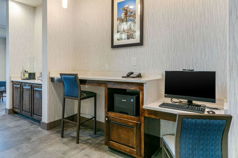 Hotel Comfort Suites