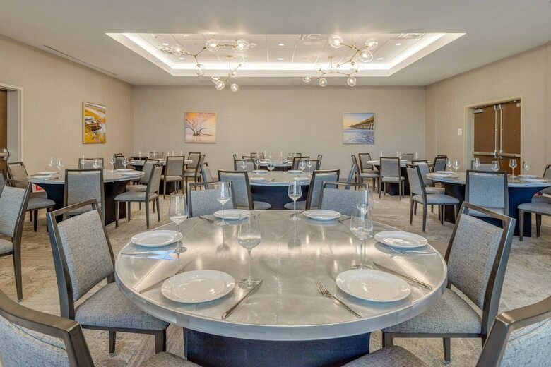 Cambria Hotel Charleston Riverview