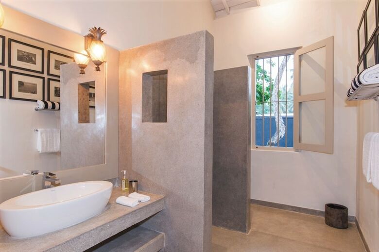 Hotel Monara House