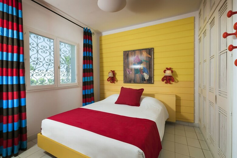 Hotel Mirage Beach Club