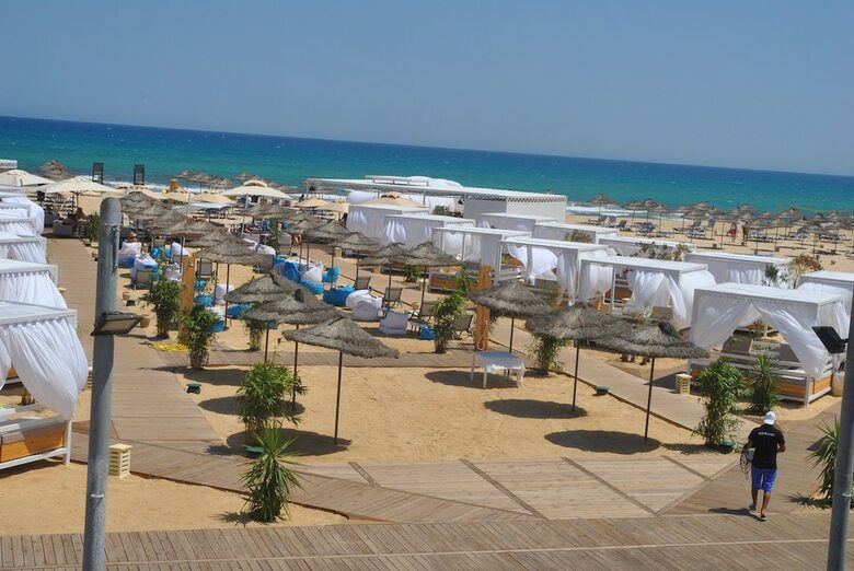 Hotel Mirage Beach Club
