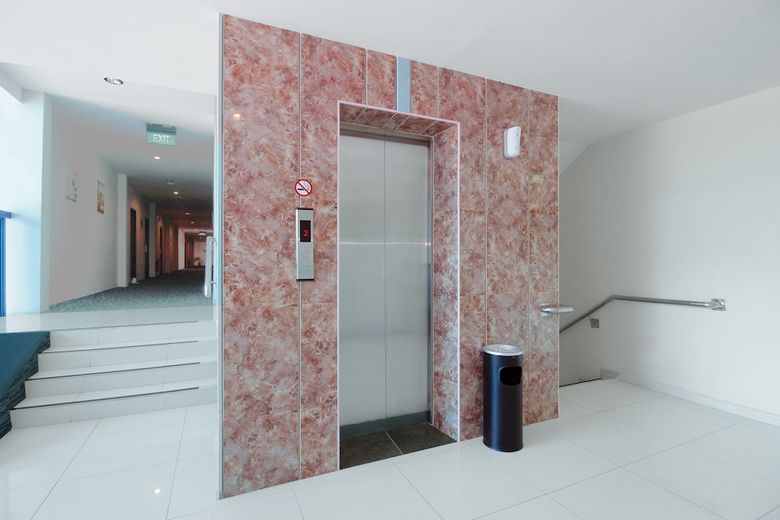 Hotel Airy Batu Aji Merlion Square Batam