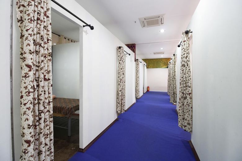 Hotel Airy Batu Aji Merlion Square Batam