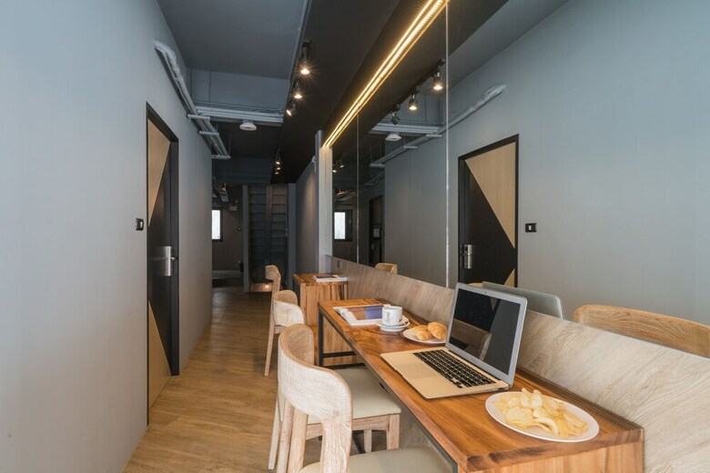 Hostal Sleep Box Patong