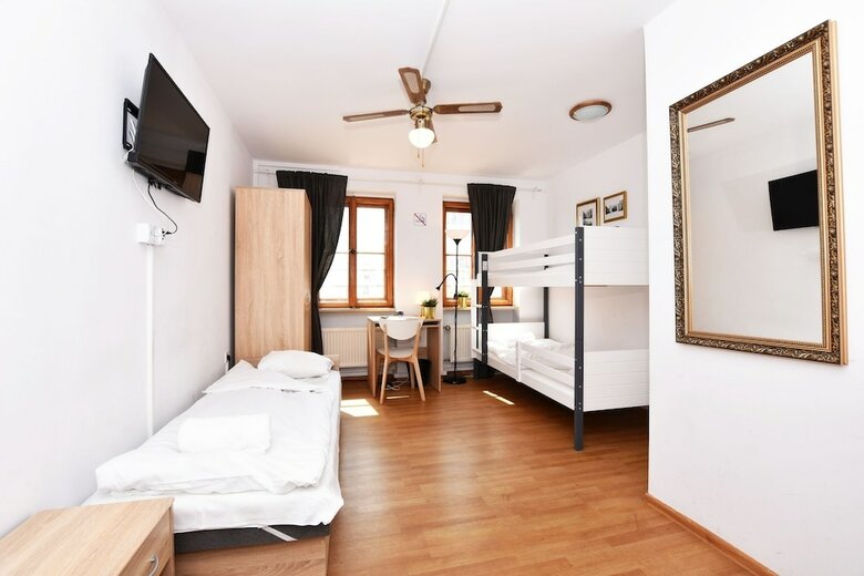 Hostal Dukes Hostel - Old Town