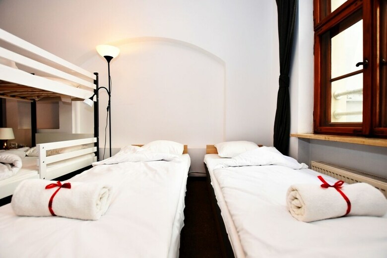 Hostal Dukes Hostel - Old Town