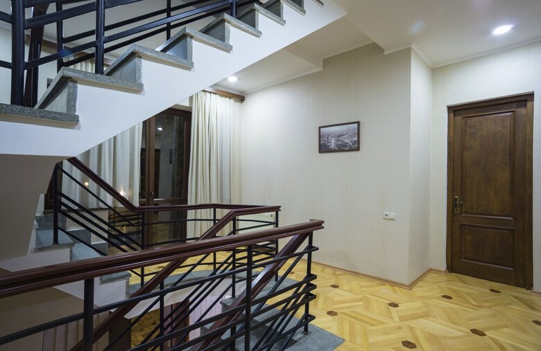 Hotel 9 Rooms