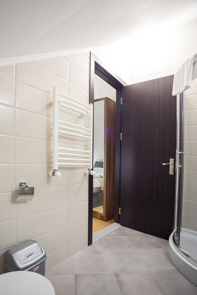 Hotel 9 Rooms