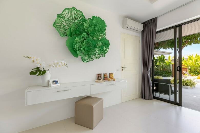 Villa White Orchid