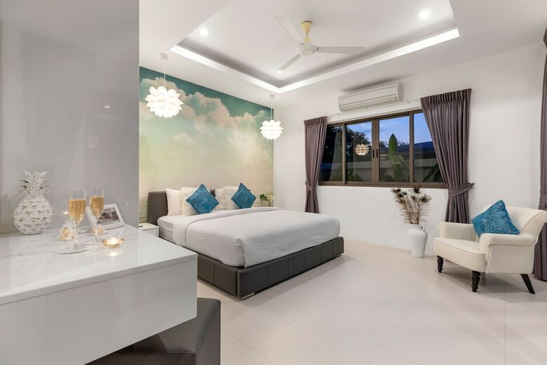 Villa White Orchid