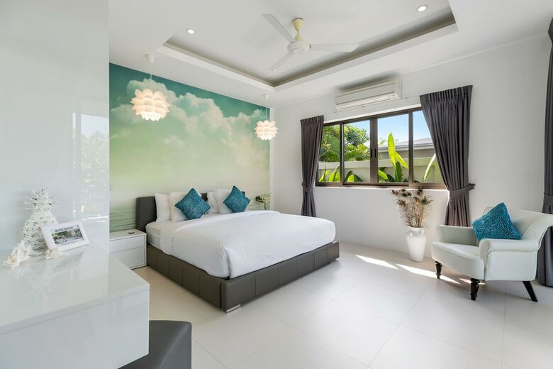 Villa White Orchid