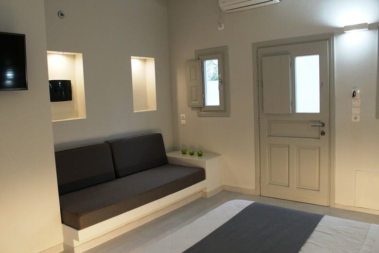 Hotel Sea La Vie Beachfront Suites