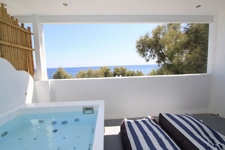 Hotel Sea La Vie Beachfront Suites
