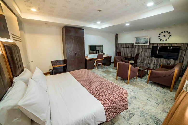 Hotel Alphaplus Apartments