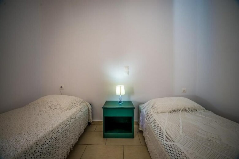 Tesys Studios & Apartments
