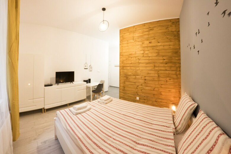 Rister Apartments
