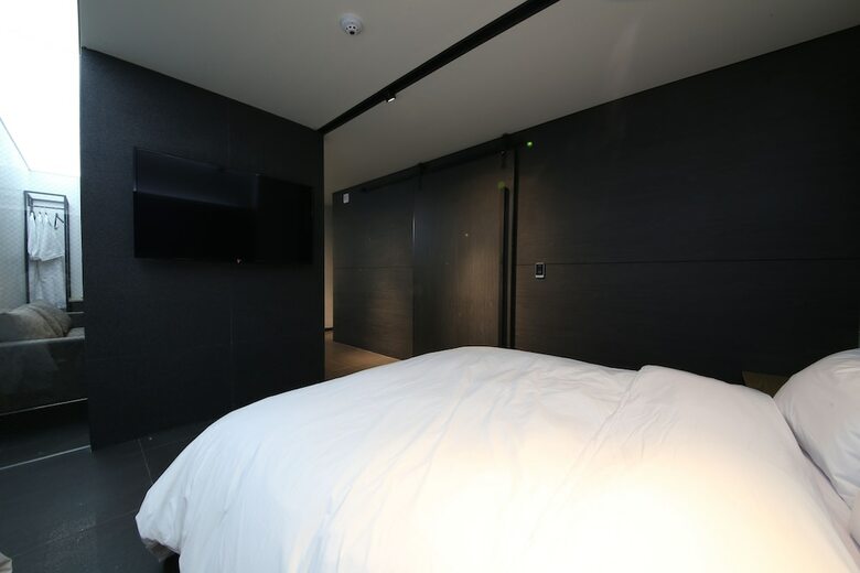 Yeoubi Hotel