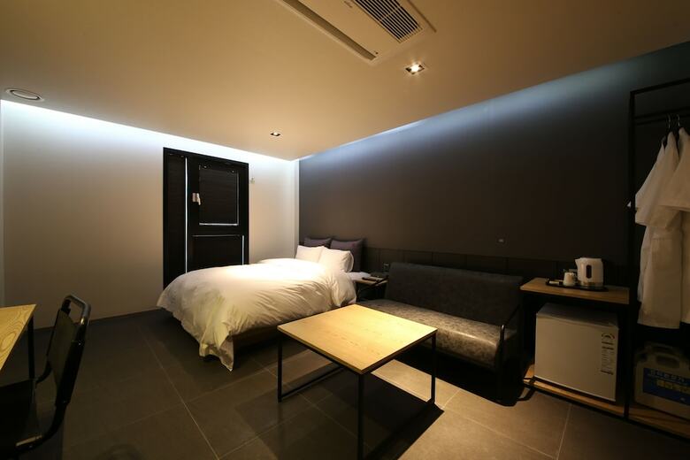 Yeoubi Hotel