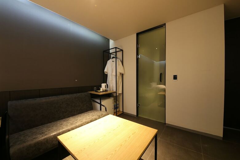 Yeoubi Hotel