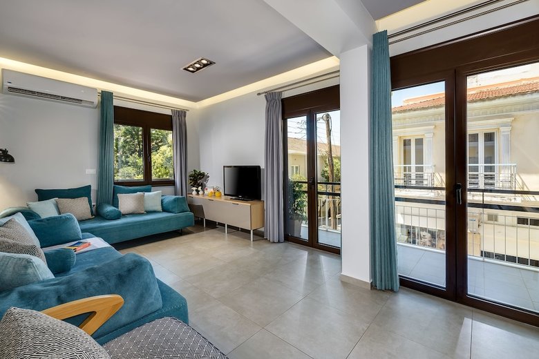 City Breeze Apartment