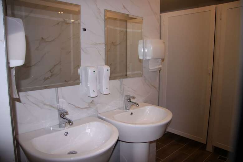 Hostal Art Hostel & Apartments