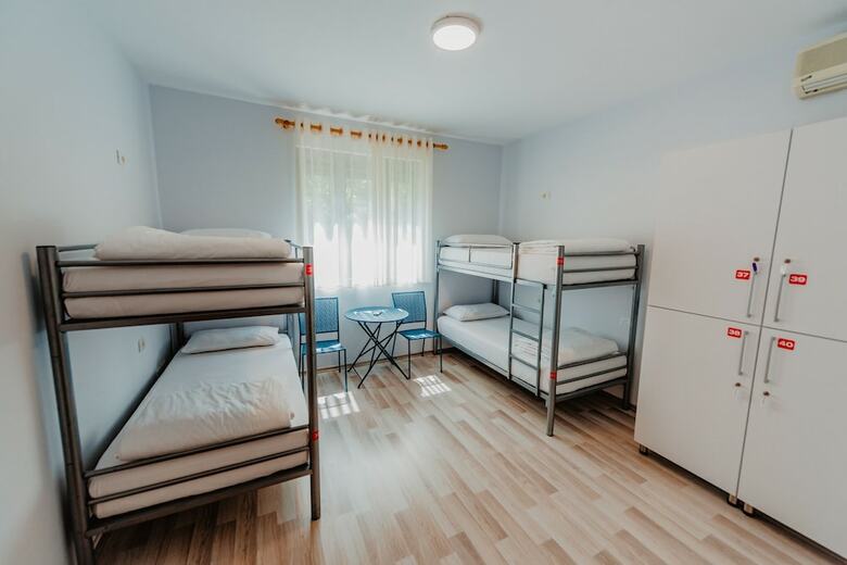Hostal Art Hostel & Apartments