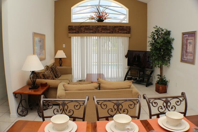 Sunflower Holiday Home 5 Bedroom