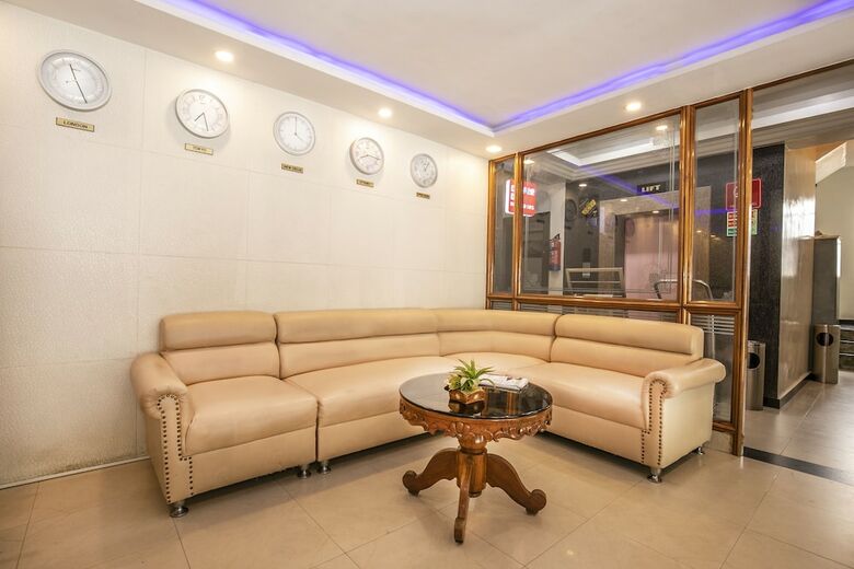 Hotel Aishwarya Le Royal