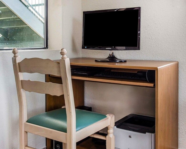 Hotel Quality Inn And Suites