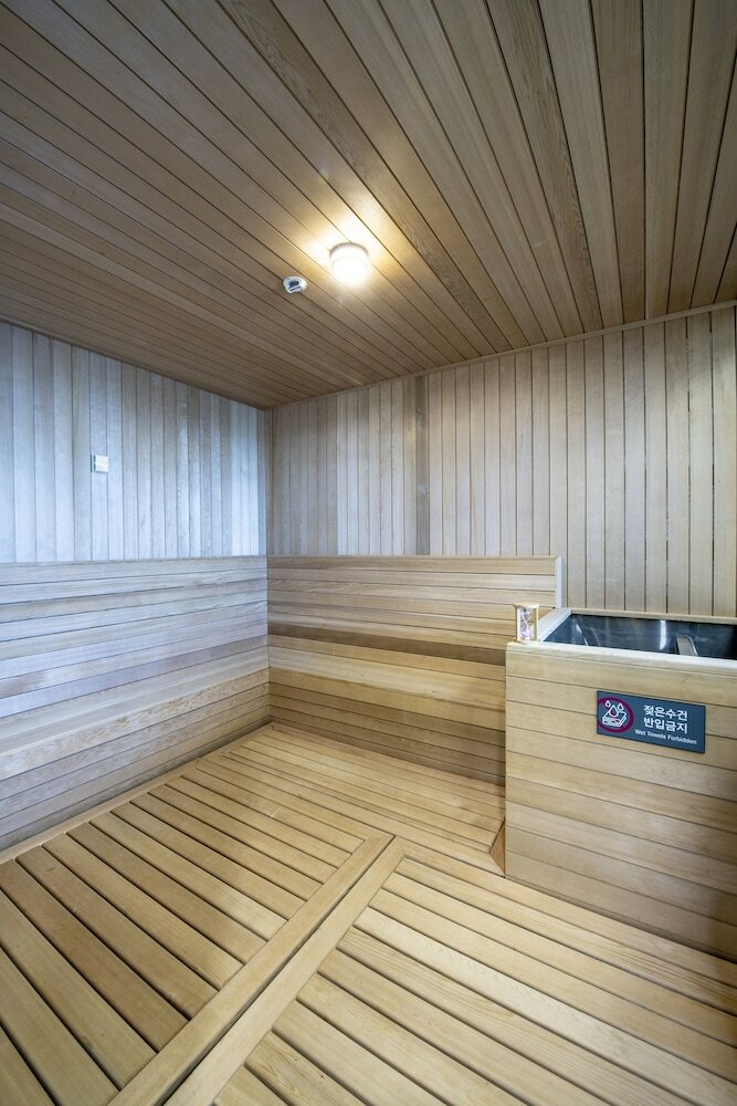 Hotel Ramada Suites By Wyndham Geoje