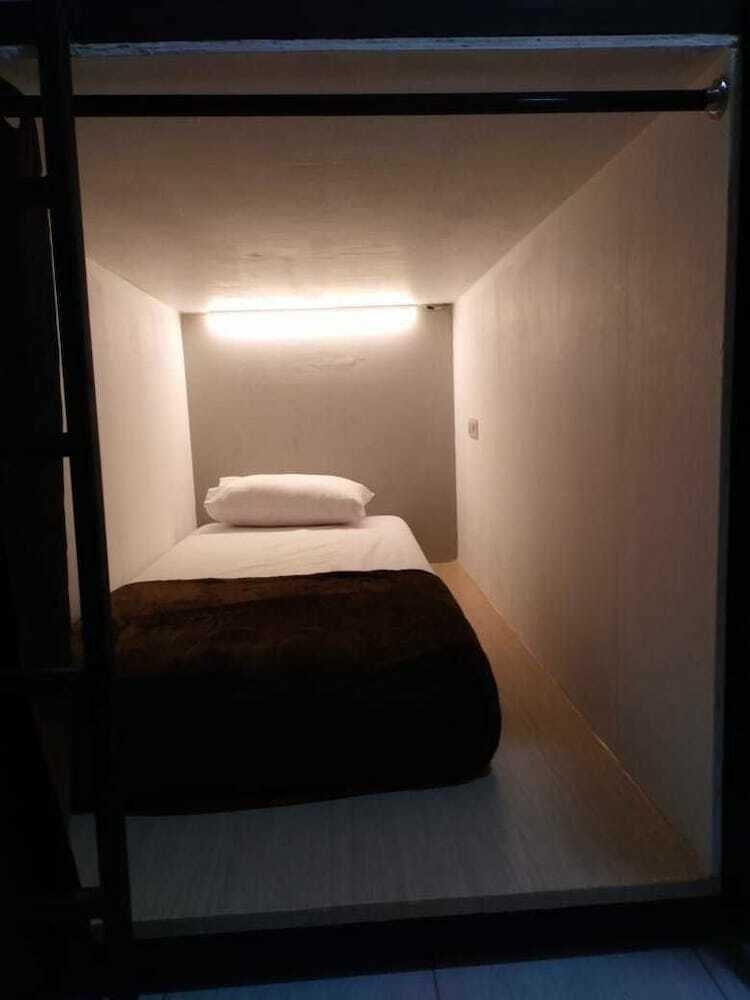 Hostal Gh Capsule