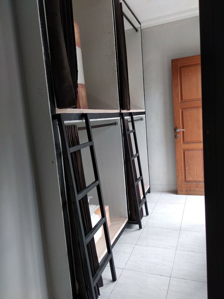Hostal Gh Capsule