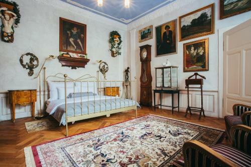 Hotel Divn� Pani Luxury Gallery Rooms