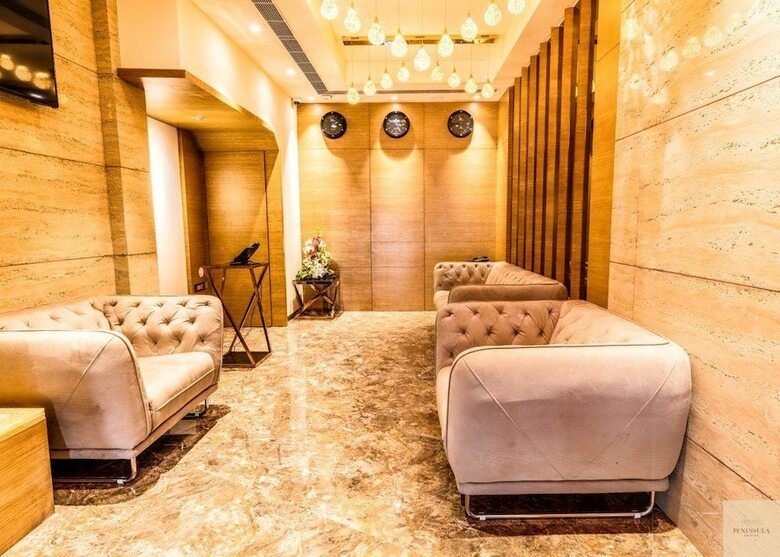 Hotel Peninsula Red Pine