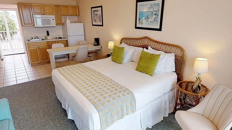 Hotel Island Inn Beach Resort
