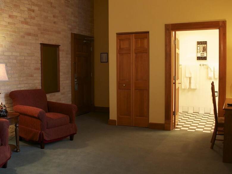 Hotel The Ennis Inn And Pub