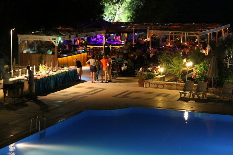 Zemda Hotel Gumusluk