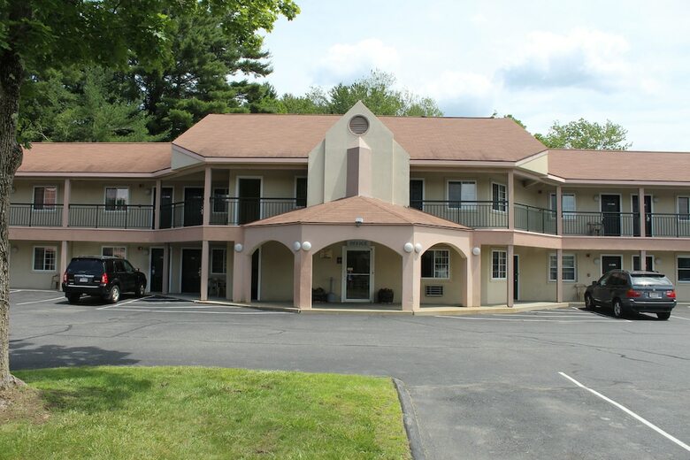Motel Howard Johnson By Wyndham Lenox