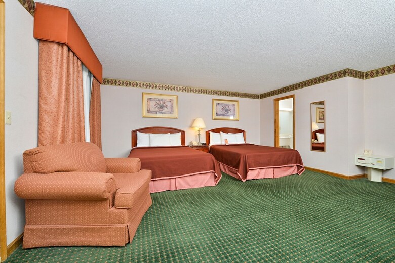 Motel Howard Johnson By Wyndham Lenox