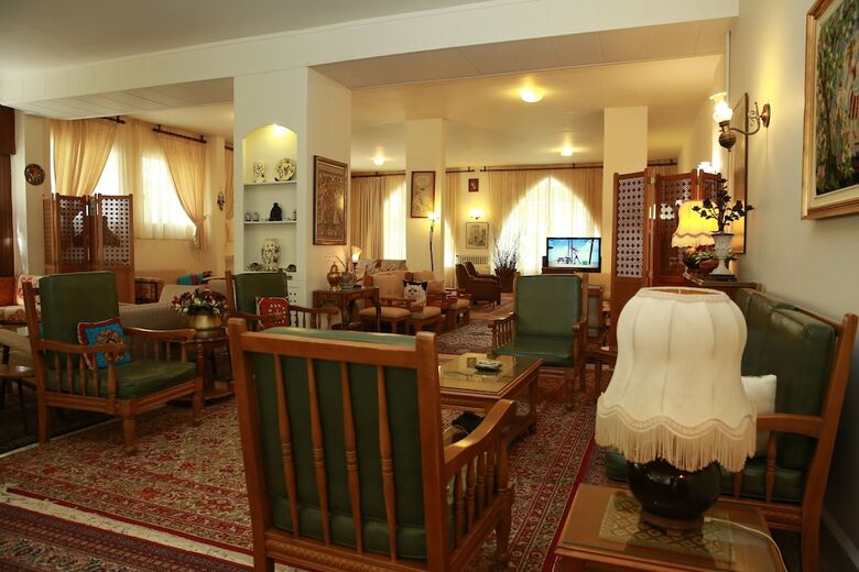 Merry Land Hotel