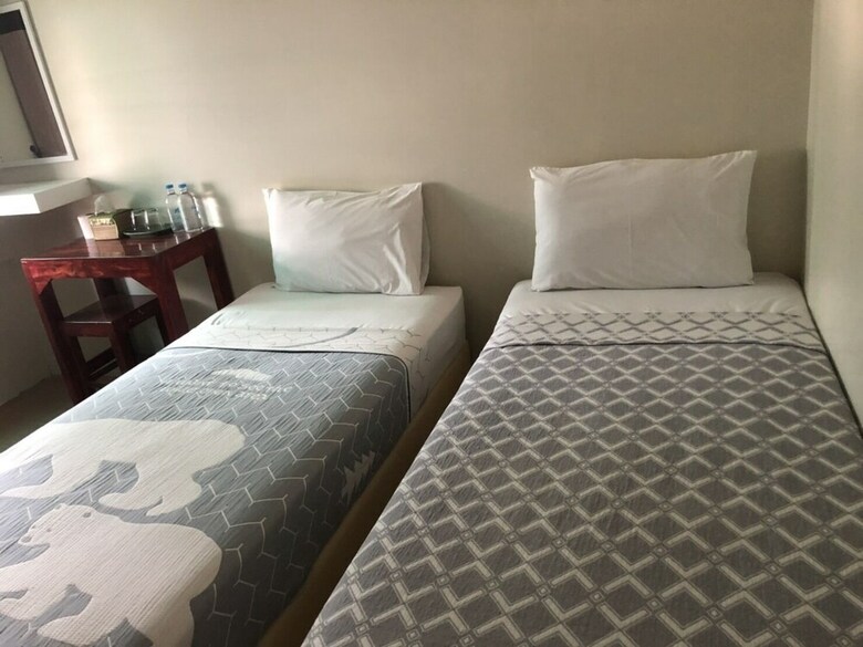 Hotel Oyo 930 Born Guest House
