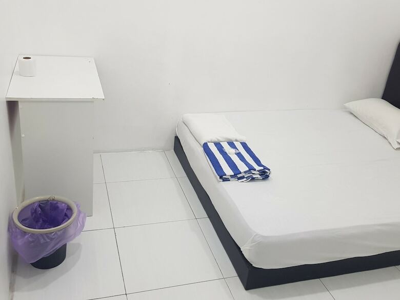 Hotel Oyo 89820 Sp Berlian Inn