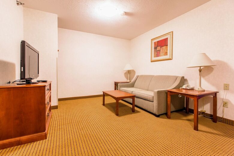 Hotel Quality Inn & Suites University